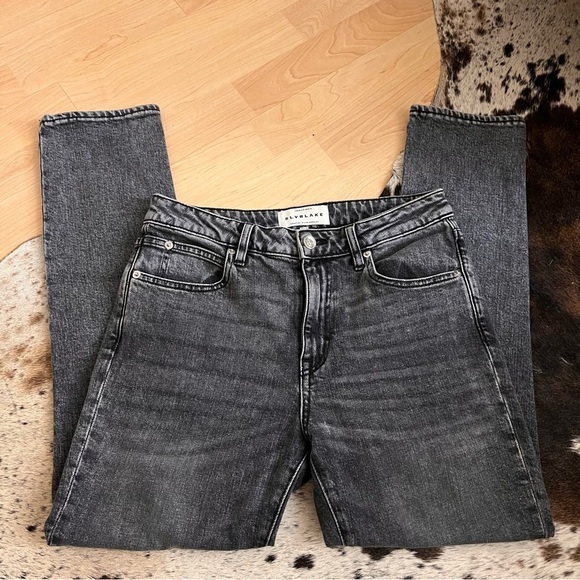 SLVRLAKE Lou Lou Slim Straight Jean In River Moon
Grey Wash Size 27 - Picture 4 of 11